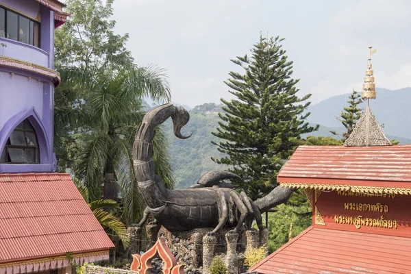 Μνημείο Scorpio Στο Wat Phra Doi Wao Temple Στην Πόλη — Φωτογραφία Αρχείου