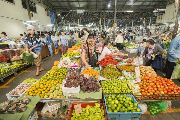 泰国北部清莱省与缅甸交界的梅塞镇的食品市场上 新鲜蔬菜和水果应有尽有 Mae Sai 2019年11月 — 图库照片