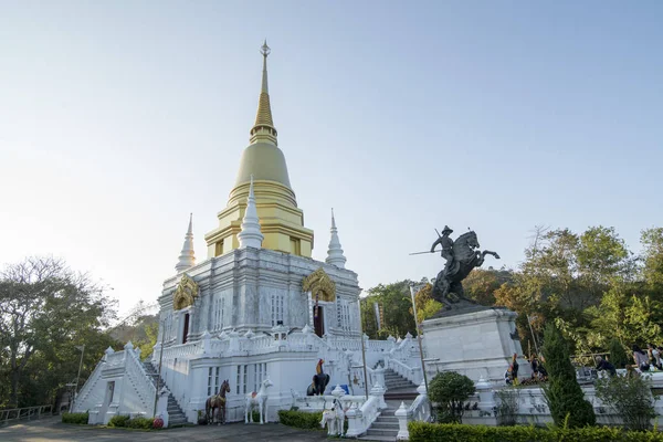 タイ北部のチェンライ省のミャンマーへの国境にあるメイ サイの町のプラ チェディ チャイ チャナスク 2019年11月 — ストック写真