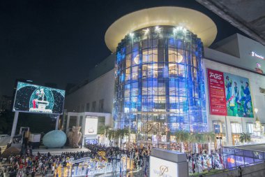 Güneydoğu Asya 'daki Tayland' ın Bangkok şehrindeki siyam mükemmelliği alışveriş merkezinde. Tayland, Bangkok, Kasım 2019