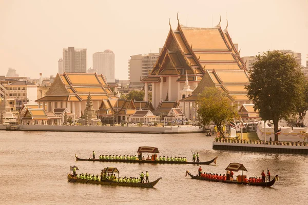 Próbny Bieg Królewskiej Barki Procesja Przed Wat Kanlayanamit Rozciągacz Chao — Zdjęcie stockowe