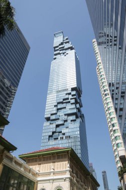 Silom 'daki Maha Nakhon Binası Tayland' daki Bangkok şehrinde, Güneydoğu Asya 'da. Tayland, Bangkok, Kasım 2019