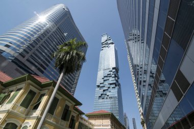 Silom 'daki Maha Nakhon Binası Tayland' daki Bangkok şehrinde, Güneydoğu Asya 'da. Tayland, Bangkok, Kasım 2019