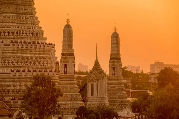 Güney Asya Tayland Bangkok Şehrindeki Chao Phraya Nehri Ndeki Wat — Stok fotoğraf