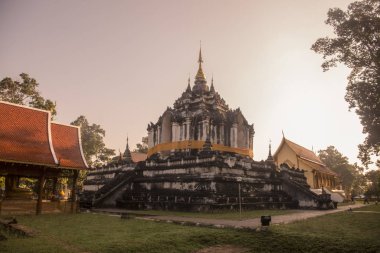 Tayland Lamphun Wat Phra Yuen Tapınağı