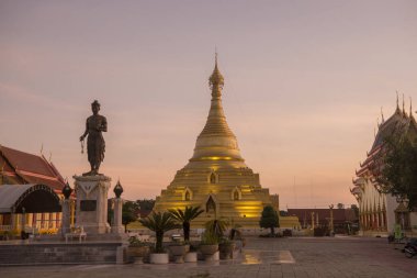 Wat Phra Borommathat Chediyaram, Kuzey Tayland 'ın Kamphaeng Phet şehrindeki Kamphaeng Phet kasabasında. Tayland, Kamphaeng Phet, Kasım 2019