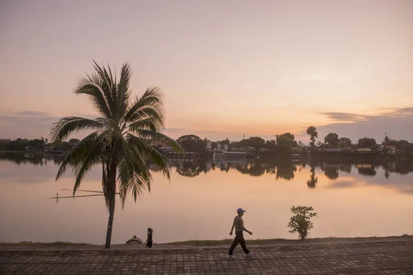 Landskapet Vid Floden Ping Kvällen Staden Kamphaeng Phet Provinsen Kamphaeng — Stockfoto