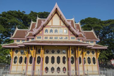 Tayland 'ın Prachuap Khiri Khan ilindeki Hua Hin kasabasındaki eski tren istasyonu. Tayland, Hua Hin, Kasım 2019