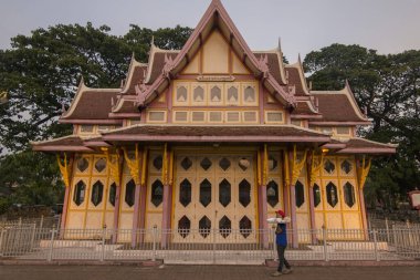 Tayland 'ın Prachuap Khiri Khan ilindeki Hua Hin kasabasındaki eski tren istasyonu. Tayland, Hua Hin, Kasım 2019