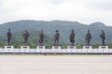 Tayland 'ın Hua Hin kasabası yakınlarındaki Rajabhakti Parkı' ndaki eski kralların 7 heykeli. Tayland, Hua Hin, Kasım 2019