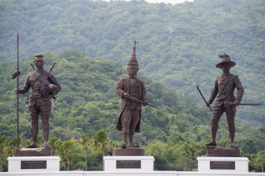Tayland 'ın Hua Hin kasabası yakınlarındaki Rajabhakti Parkı' ndaki eski kralların 7 heykeli. Tayland, Hua Hin, Kasım 2019