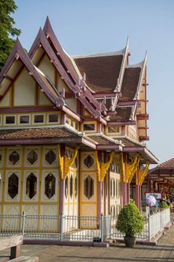 Tayland 'ın Prachuap Khiri Khan ilindeki Hua Hin kasabasındaki eski tren istasyonu. Tayland, Hua Hin, Kasım 2019