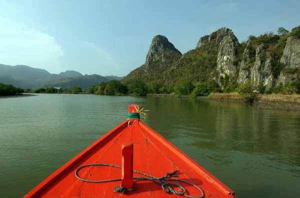 位于泰国高尔夫上Pranburi镇附近的Sam Roi Yot Nationalpark的Khlong Khao Daeng河景观位于泰国华欣镇以南 2019年11月 — 图库照片