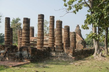 Wat Chedi Si Hong Tayland 'ın Provinz Sukhothai şehrindeki Sukhothai' deki tarihi parkta. Tayland, Sukhothai, Kasım 2019