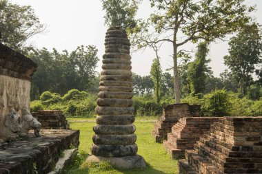 Wat Chedi Si Hong Tayland 'ın Provinz Sukhothai şehrindeki Sukhothai' deki tarihi parkta. Tayland, Sukhothai, Kasım 2019