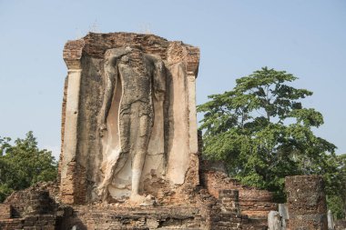 Tayland 'ın Provinz Sukhothai kentindeki Sukhothai' deki tarihi parktaki Wat Chetupon. Tayland, Sukhothai, Kasım 2019