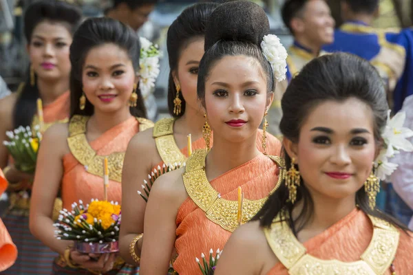Meninas de Tailândia foto de stock. Imagem de fêmea, povos - 1806628