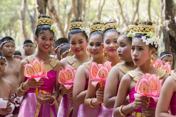 Традиционная Одежда Тайцев Loy Krathong Festival Историческом Парке Сукхотай Провинции — стоковое фото