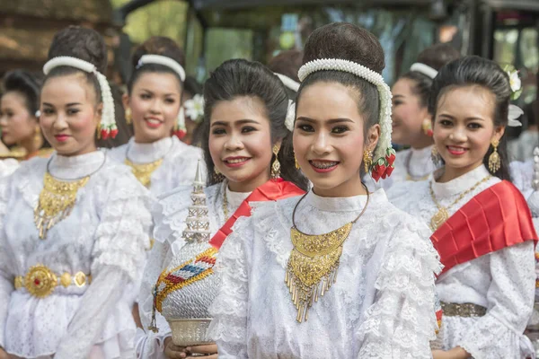 Hagyományos Dresst Thai Emberek Loy Krathong Fesztivál Történelmi Park Sukhothai — Stock Fotó