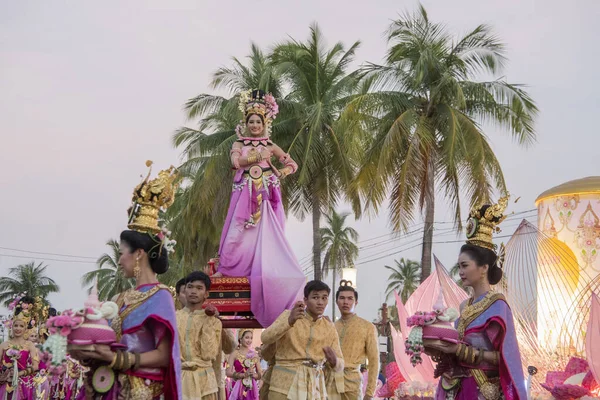 Традиционная Одежда Тайцев Loy Krathong Festival Историческом Парке Сукхотай Провинции — стоковое фото