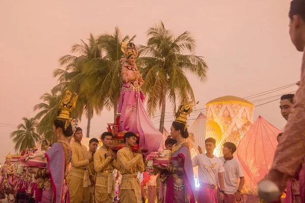 Traditionella Dresst Thai Människor Loy Krathong Festival Den Historiska Parken — Stockfoto