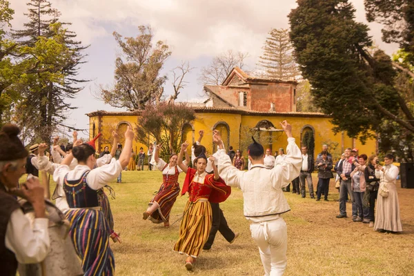 People Traditional Dress Front Quinta Jardins Imperador Reopening Emperior Gardens — Stock Photo, Image