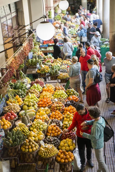 位于葡萄牙马德拉岛Funchal市中心的Mercado Dos Lavradores热带水果 葡萄牙 马德拉 2018年4月 — 图库照片