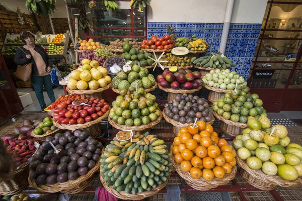 Owoce Tropikalne Mercado Dos Lavradores Centrum Funchal Maderze Portugalii Portugalia — Zdjęcie stockowe