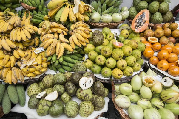 Frutos Tropicais Mercado Dos Lavradores Centro Cidade Funchal Ilha Madeira — Fotografia de Stock