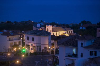 Portekiz 'in Madeira Adası' nın kuzeyindeki Santana kasabasının merkezi. Portekiz, Madeira, Nisan 2018