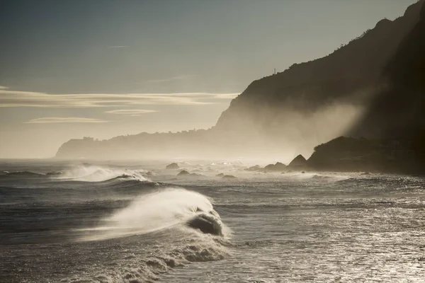 Vlny Vítr Pobřeží Mezi Městem Porto Moniz Ribeira Janela Ostrově — Stock fotografie