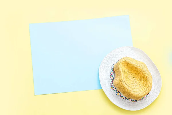 Straw Hat Pastel Yellow Background Summer Concept Top View Flat — Stock Photo, Image