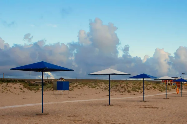 Sun Umbrellas Empty Sandy Beach Evening Western Coast Crimea Ukraine — Stock Photo, Image