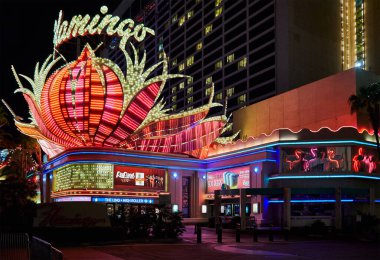 LAS VEGAS, Nevada / ABD - 17 Nisan 2020: Las Vegas şehri COVID-19 salgını sırasında bomboş. Tüm kumarhaneler, restoranlar ve barlar ünlü Las Vegas şeridine kapatıldı..
