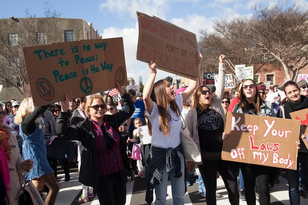 Santa Ana Usa Styczeń 2017 Niezidentyfikowani Uczestnicy Marszu Kobiet 2017 — Zdjęcie stockowe