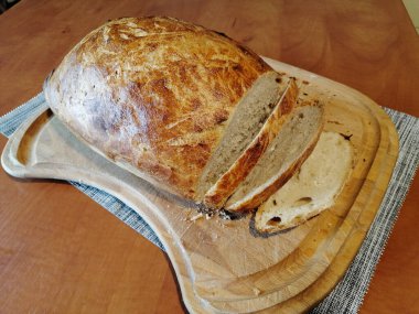 Ev yapımı ekmek, el yapımı ve fırında pişirilmiş.