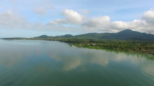 Isla Tropical en Tailandia. Vista aérea . — Vídeos de Stock