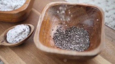 Sağlıklı gıda konsepti. Superfood Chia Tohumları.