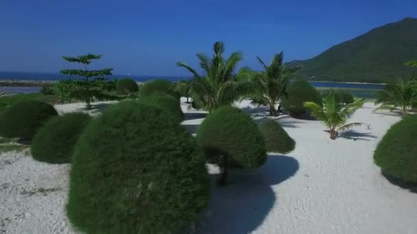 Aérea: Playa de Malibú en Koh Phangan en Tailandia — Vídeos de Stock