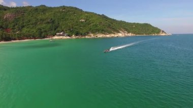 Denizde Tayland teknesi gezintisi. 4k