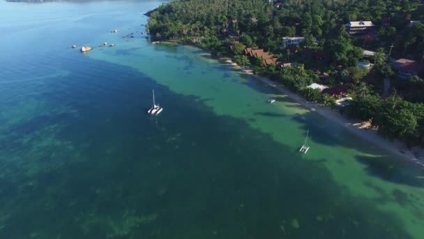 Praia tropical de Bird-Eye View. Lagoa Turquesa no Paraíso — Vídeo de Stock