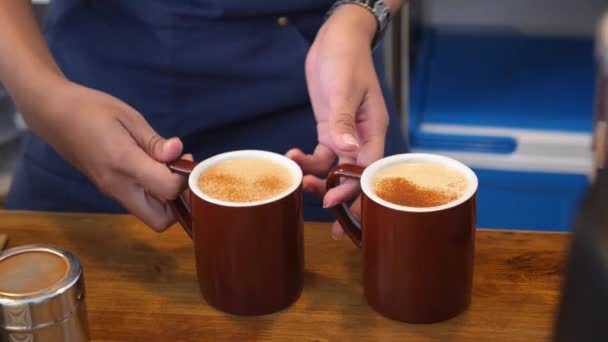 Ινδική πικάντικη chai latte τσαγιού — Αρχείο Βίντεο