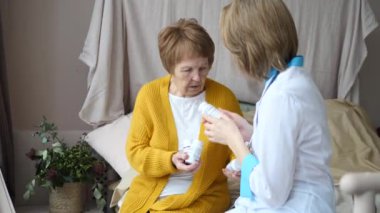 Tıbbi Reçete, Özel Ev Ziyareti ve Doktorlar Konsepti.