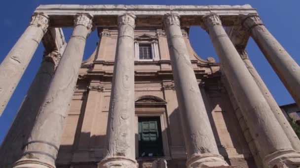 Magníficas columnas de ruinas romanas. Concepto de Viaje y Atracción Turística . — Vídeos de Stock