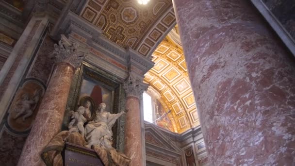 Interior Of St. Peters Basilica In Rome. ROME, ITALY, OCTOBER 10, 2018. — Stock Video