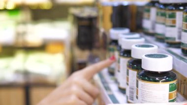 Eczanedeki Kadın El Seçme İlacının Kapanışı