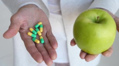 Apple 'a karşı. Haplar..