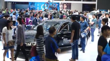 Bmw 320d Kalabalık Uluslararası Otomobil Fuarı 2018 'de gösterildi.