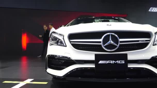 Benz Amg της Mercedes στην επίδειξη στη διεθνή έκθεση μηχανών. — Αρχείο Βίντεο