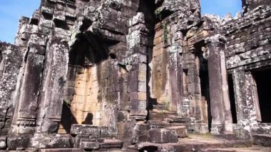 Antik Khmer Mimari: Angkor Wat 'taki Bayon Tapınağı Heykeli